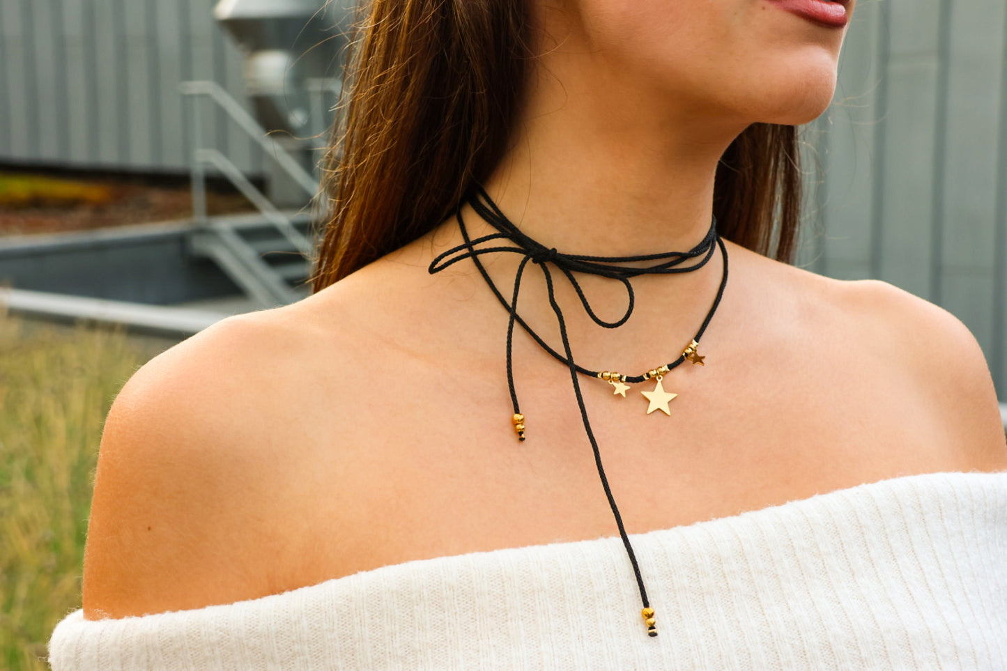 Wickel-Choker schwarz mit Sternen im Gold-Look