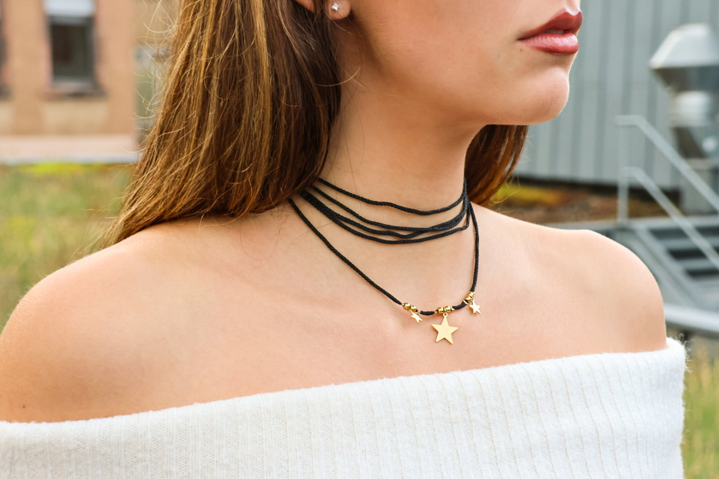Wickel-Choker schwarz mit Sternen im Gold-Look