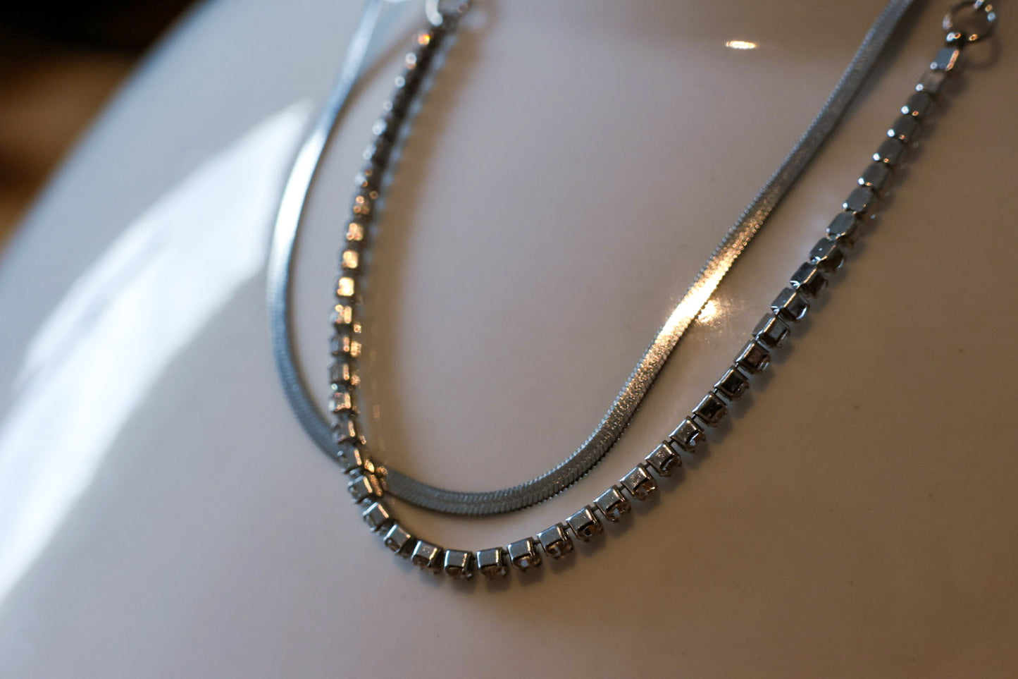 Doppelarmband im kühlen Silberton