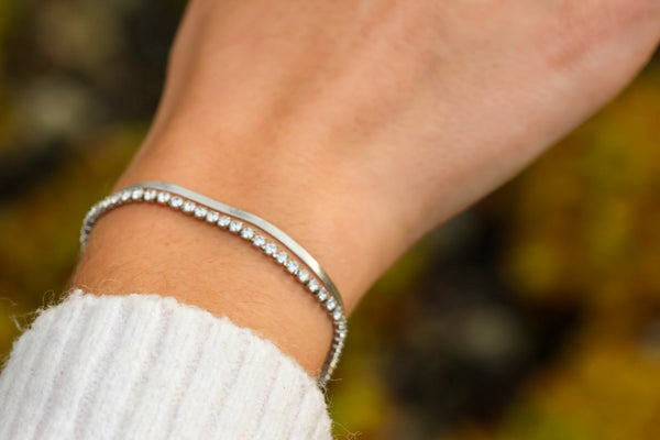 Doppelarmband im kühlen Silberton